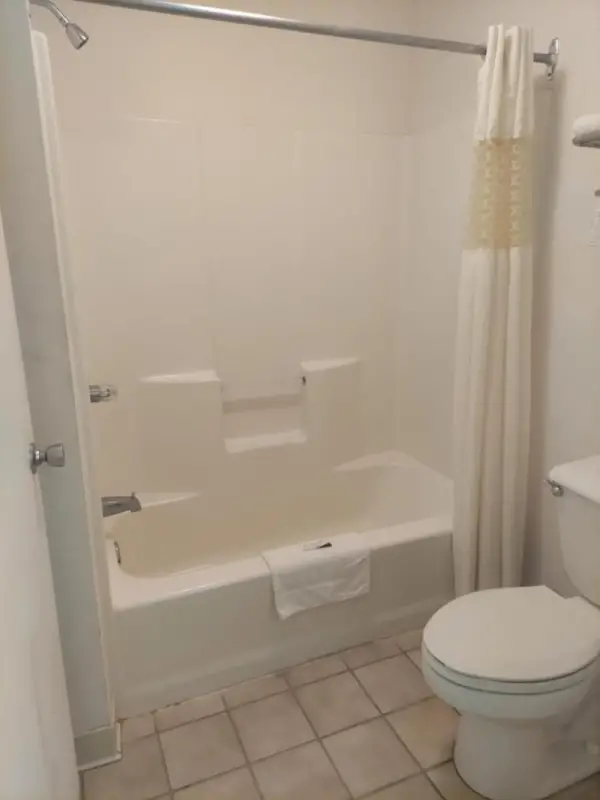 Shelaine Inn 8